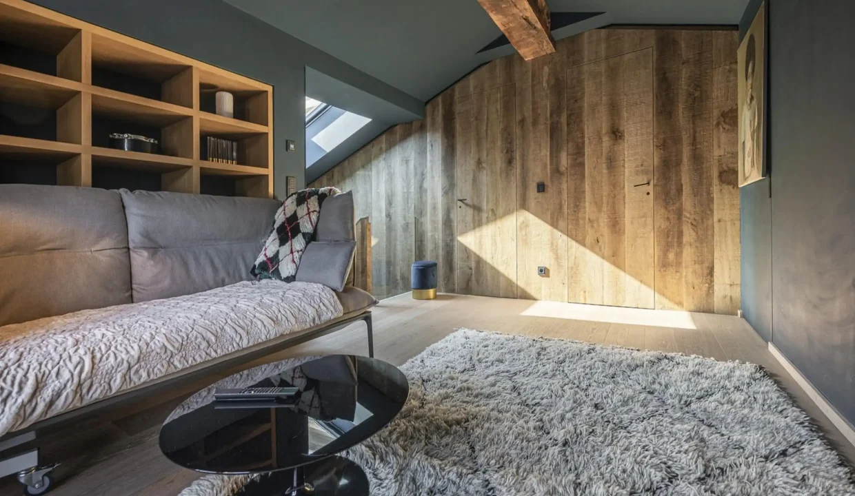 21-2448x1536
